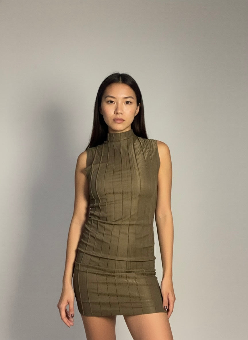 vestido plisé sin mangas